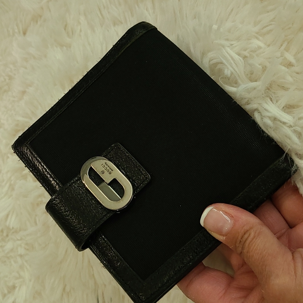 💯 Authentic Gucci Short Wallet 🍀